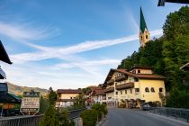 Die Kirche ist der Mittelpunkt des Ortes. • © alpintreff.de - Christian Schön