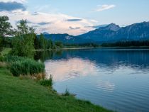 Hopfensee - Gute Nacht vom Hopfensee bei Füssen. Ganz sicher eine Reise wert. • © alpintreff.de - Christian Schön