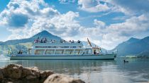 Schifffahrt - Eins der Schiffe auf dem Schliersee. Die Schifffahrt wird privat betrieben. • © Dietmar Denger, Alpenregion Tegernsee-Schliersee