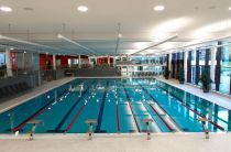 Sportlich - Ein großes Sportler-Becken lässt das Herz der erfahrenen Bahnenschwimmer höher schlagen. • © Rupertus Therme