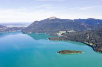 Die türkisblaue Farbe des Walchensees macht ihn unverwechselbar. • © Tourist Information Kochel am See