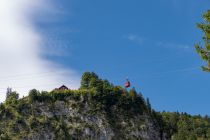 Im ersten Streckenabschnitt, der bislang ohne Stützen auskam, werden dann zwei große Stützen stehen. Die Eleganz der alten Bahn wird also nicht erreicht. Hier mit Blick auf das Gasthaus Weißwand. • © alpintreff.de / christian Schön