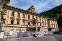 Bad Gastein - Auch den Historischen Gebäuden geht es nicht immer gut. Sie sind teuer in Unterhaltung und Sanierung. So manches Objekt steht leer. Hier wird aber immerhin saniert. • © alpintreff.de / christian Schön