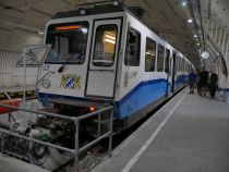 Zahnradbahn auf die Zugspitze - Zug im Gletscherbahnhof. Die neuen Züge wurden übrigens im Jahr 2006 beschafft. • © alpintreff.de / christian Schön