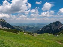 Blick über Füssen - Der Blick vom Füssener Jöchle reicht bis weit ins Allgäu hinein • © alpintreff.de / christian schön