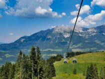 Ausblick aus der Bahn auf den Wilden Kaiser • © alpintreff.de / christian schön