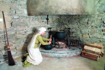 In der Burg befindet sich ein Museum. Das hier ist die Küche im Wehrturm.  • © Salzburger Burgen und Schlösser