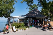 Die Strandbar Sonnendeck in Chieming • © alpintreff.de / christian Schön