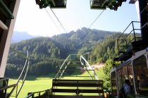 Alte Ahornbahn von 1968 in Mayrhofen - Die Fotos entstanden Ende Juli 2006. Der Bau der neuen Seilbahn hatte bereits begonnen. • © alpintreff.de / christian Schön
