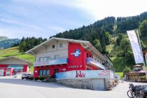 Die Talstation der Gipfelbahn Fulseck I in Dorfgastein, die über eine zweite Sektion weiter hinauf führt.  • © alpintreff.de - Christian Schön