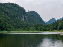 Der Obersee liegt ziemlich idyllisch in der Landschaft. • © alpintreff.de / christian Schön