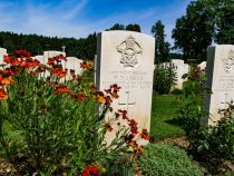 Dürnbach Kriegsgräberstätte - Viele junge Männer, die für die Royal Air Force im Zweiten Weltkrieg flogen, kamen in Deutschland ums Leben.  • © alpintreff.de - Silke Schön
