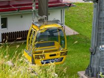 Los ging es von Tannheim aus mit der Neunerköpflebahn in einer Sektion bis zum Gipfel. • © alpintreff.de / christian schön