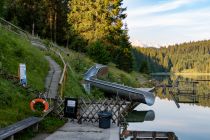 Superwasserrutsche Grubsee - Dafür gibt es dann aber auch unbegrenzten Spaß auf der Wasserrutsche des Sommerrodelbahnherstellers Wiegand. Kinder bis 6 Jahre dürfen da nicht alleine drauf. • © alpintreff.de / christian Schön