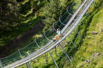 Über 3,5 Kilometer und 500 Höhenmeter legst Du dabei zurück - über Wellen, Jumps, einen 450-Grad-Kreisel und jede Menge Kurven. • © alpintreff.de - Christian Schön