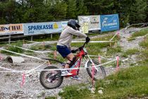 E-Trials sind strombetriebene kleine Motorräder, mit denen schon Kinder ab sieben Jahren einen Parcours befahren können.  • © alpintreff.de - Christian Schön