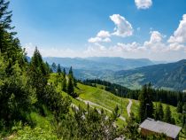 Ausblick Richtung Bad Hindelang - Der Ausblick über Bad Hindelang kann sich sehen lassen. • © alpintreff.de / christian schön