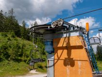 Antriebsstation Krinnenalpe - Eine Schönheit ist die Antriebsstation der Krinenalpe-Bahn derzeit nicht. • © alpintreff.de / christian schön