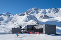 Die Palinkopfbahn war übrigens die erste Anlage nach Doppelmayrs neuem D-Line System im Skigebiet Ischgl. Die ein Jahr vorher errichtete Flimjochbahn ist noch aus der älteren Generation. • © TVB Paznaun - Ischgl