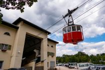 Predigtstuhlbahn Bad Reichenhall - Die achteckigen Kabinen waren übrigens mal schwer in Mode. Die gleichen Kabinen fuhren vom Schneefernerhaus zum Zugspitzgipfel und auch am Wang in Garmisch. • © alpintreff.de / christian Schön