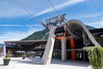 Schlossalmbahn Bad Hofgastein - Talstation der neuen Schlossalmbahn. 2018 fertiggestellt ersetzt die neue Anlage die ehemalige Standseilbahn. Parallel zur zweiten Sektion ergänzt sie im Winter die ehemalige Pendelbahn. Im Sommer ist ausschließlich die neue Anlage in Betrieb. • © alpintreff.de / christian Schön