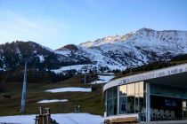 Schönjochbahn & Möseralmbahn in Fiss - Zum Abschluss noch ein Panorama mit der Talstation der Schönjochbahn und der Möseralmbahn. • © alpintreff.de / christian schön