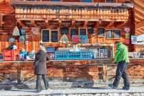 Skihütte Paznauner Taja - Ischgl - Apres Ski - Die Skihütte liegt an den Talstationen der Paznauner Thayabahn sowie der Höllspitzbahn. • © TVB Paznaun - Ischgl