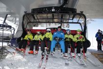 Sonnenbahn - B5 - Ischgl - Der Bügel schließt durch einen zum Bauzeitpunkt noch flammneuen Mechanismus automatisch. • © TVB Paznaun - Ischgl