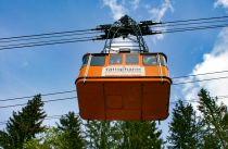 Aufgrund der herausragenden technischen Eigenschaften der Bahn mussten bei der Kabinengröße Abstriche gemacht werden. 1962 waren durchaus schon größere Bahnen möglich, nicht aber über ein so großes Spannfeld und mit dem Höhenunterschied. • © alpintreff.de / christian schön