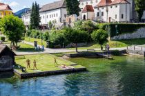 Der Badeplatz am Klostergarten in Traunkirchen. • © alpintreff.de - Christian Schön