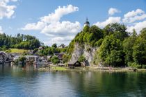 Die Johannesbergkapelle thront über Traunkirchen. • © alpintreff.de - Christian Schön