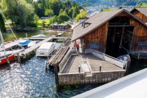 Der Schiffsanleger in Altmünster vom Schiff aus fotografiert. • © alpintreff.de - Christian Schön