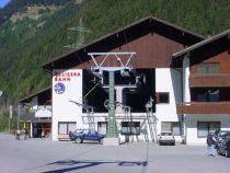 Die Talstation der ehemaligen 6er Gondelbahn Valiserabahn I in St. Gallenkirch • © alpintreff.de / christian schön