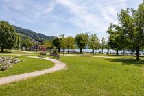 Der Almeida Park liegt direkt am Mondsee. • © alpintreff.de - Christian Schön