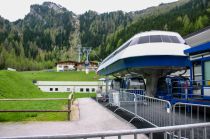 Die 8er Gondelbahn Sommerberg noch ohne nebenstehenden Gletscherbus 1. • © alpintreff.de / christian schön