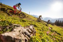 Aussicht und Spaß im Bikepark Brandnertal in Vorarlberg. • © Bikepark Brandnertal, Michael Marte