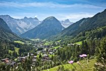 Blick auf Brand im Brandnertal. • © Brandnertal Tourismus, Dietmar Walser