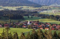 Der schöne Ort Eisenberg im Allgäu, Ortsteil Zell.  • © Tourist-Information Honigdorf Seeg