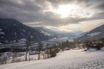 Ausblick auf Fügenberg und Fügen im Zillertal. • © Tirol Werbung, Michael Grössinger