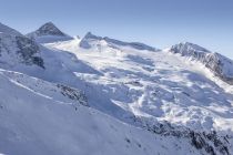 Blick auf den Hintertuxer Gletscher. © Archiv Tourismusverband Tux-Finkenberg, Johannes Sautner, shootandstyle.com Blick auf den Hintertuxer Gletscher. © Archiv Tourismusverband Tux-Finkenberg, Johannes Sautner, shootandstyle.com