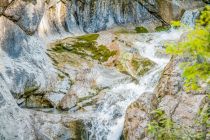 Der Simmswasserfall liegt im Tiroler Lechtal.  • © Lechtal Tourismus