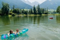 Sommerspaß am Kampler See in Neustift. • © Tirol Werbung, Hans Herbig