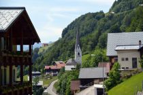 Ortsansicht der Gemeinde Sonntag im Großen Walsertal. • © Martin Caldonazzi