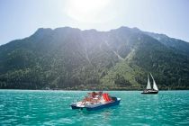 Boot fahren auf dem Achensee in Tirol.  • © Achensee Tourismus