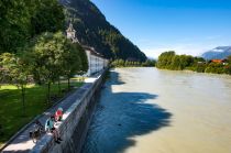 Der Innradweg verläuft durch Rattenberg im Alpbachtal, ihres Zeiches die kleinste Stadt Österreichs. • © Tirol Werbung / Bauer Frank