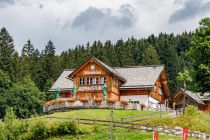 Das Wirtshaus Alpenstubn in Altaussee im Sommer. • © alpintreff.de - Christian Schön