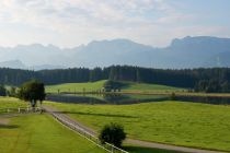 Der Naturbadesee Attlesee bei Nesselwang. • © pixabay.com / TheJohnus