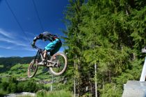 Adrenalin auf dem Biketrail Black Rock im Bikepark Bad Hindelang. • © Bad Hindelang Tourismus / Wolfgang B. Kleiner