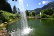 Schöne Stunden warten im Naturbad Prinze-Gumpe auf Dich. • © Bad Hindelang Tourismus / Wolfgang B. Kleiner
