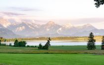 Der Bannwaldsee mit Blick in Richtung Schwangau/Füssen. • © alpintreff.de - Christian Schön